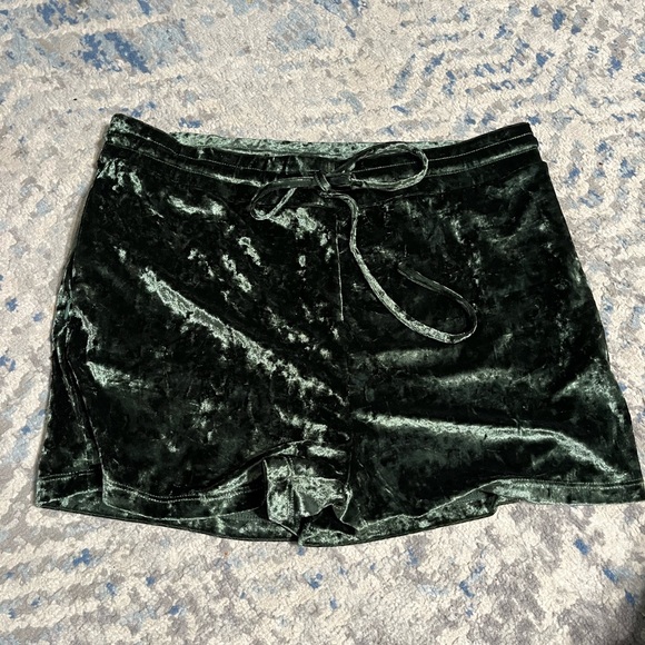 nwot buff bunny green velvet shorts - Picture 3 of 5